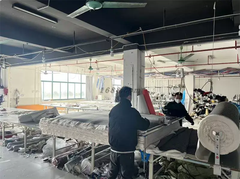 Low MOQ Apparel OEM/ODM Partner in China Fabric cutting workshop for garment production preparation